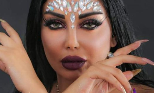 رولا يموت تستعرض مؤخرتها بصورة جريئة